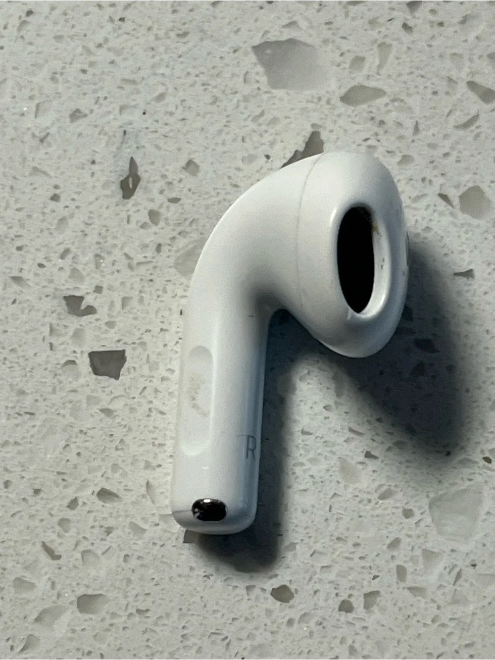 Genuine Apple AirPods 4 (R) A3050 Right side Replacement ONLY
